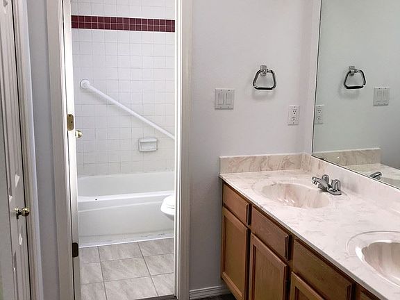 5th image of 2430 Agua Fria St