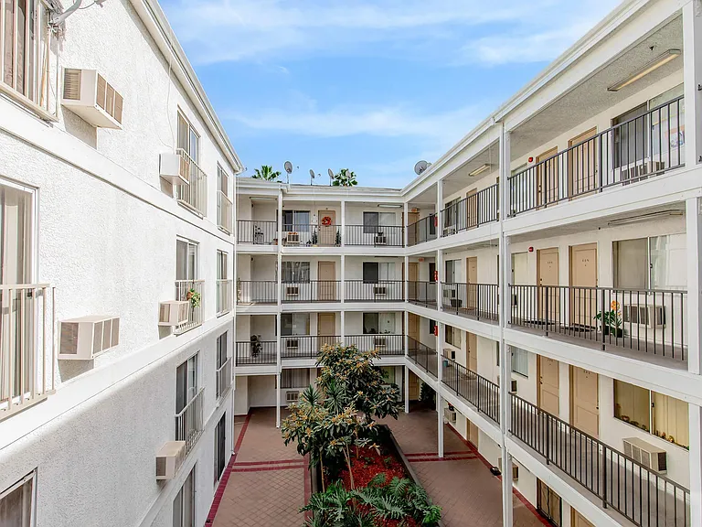 Bella Vista — Photo 15