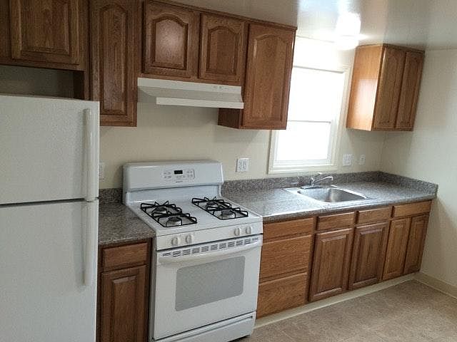 1st image of 22413 Meekland Ave