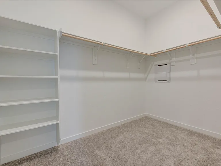 400 Robin St — Photo 17