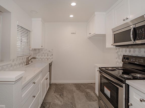 5th image of 3640 Oak Creek Dr Unit E