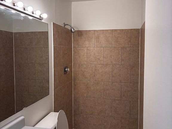 3rd image of 177 Sycamore Dr APT 609