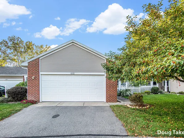 681 Strawberry Valley Ave NW, Comstock Park, MI 49321