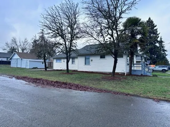 1391 SW Brown St, Dallas, OR 97338