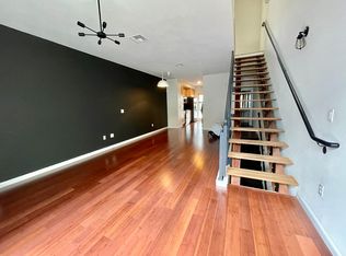 56 Glashaus Loop, Emeryville, CA 94608