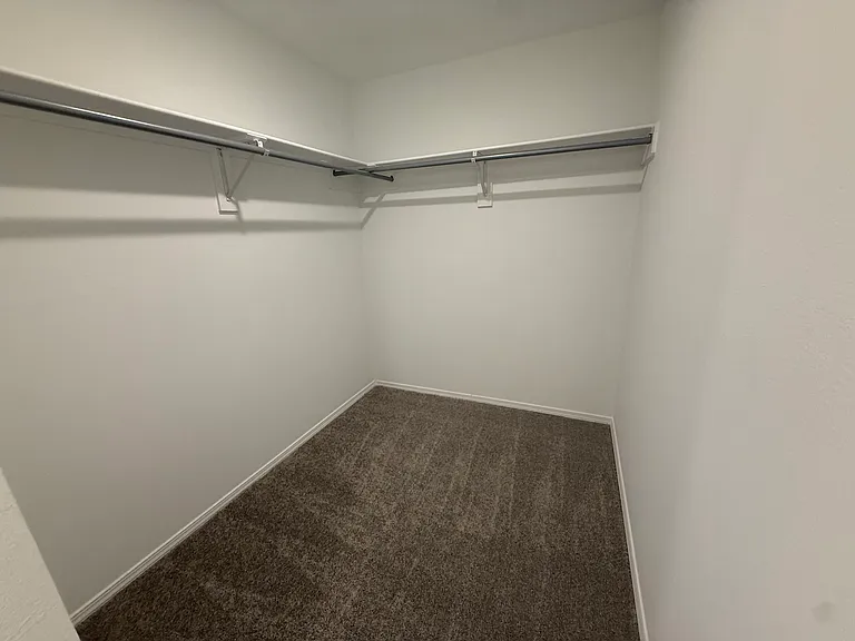 1040 Raven Walk Dr — Photo 11