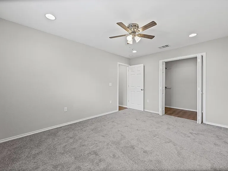 2615 Ektom Dr #D — Photo 16