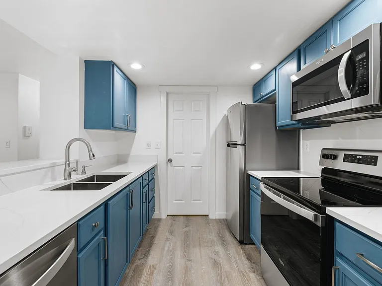 14620 NE 31st St #E304 — Photo 5