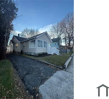 324 Naugatuck Ave — Photo 2