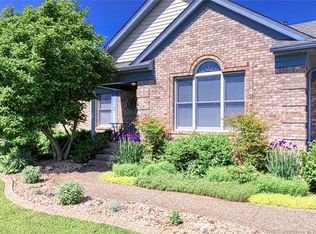 1763 Hidden Place Dr, Georgetown, IN 47122