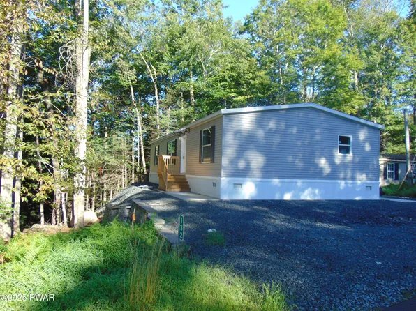 132 Spruce St, Greentown, PA 18426