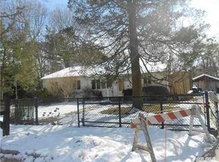 28 Island Blvd, Bohemia, NY 11716