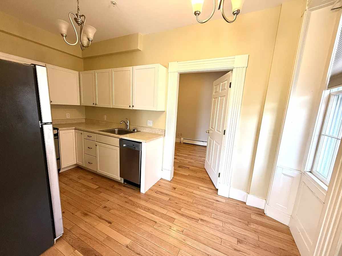 Building Photo - 128 Hammond St #2