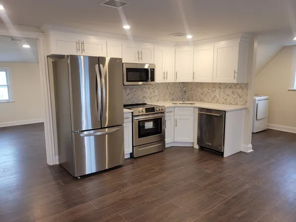 568 Gardiners Ave #2, Levittown, NY 11756