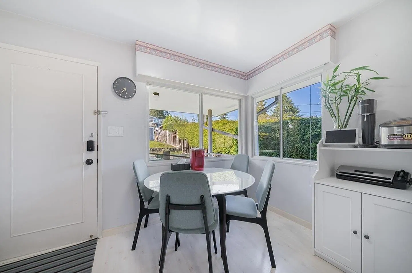 1 bed, 1400 sqft, $800 — Photo 3