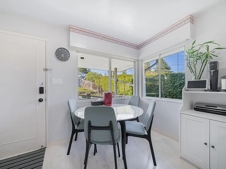 2349 Rosedale Dr — Photo 5