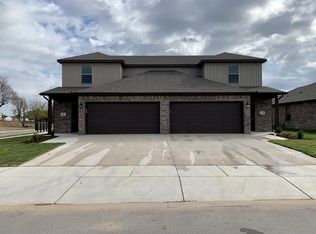 402 Red Robin St, Centerton, AR 72719