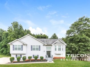 90 Twin Oaks Ln, Dallas, GA 30157