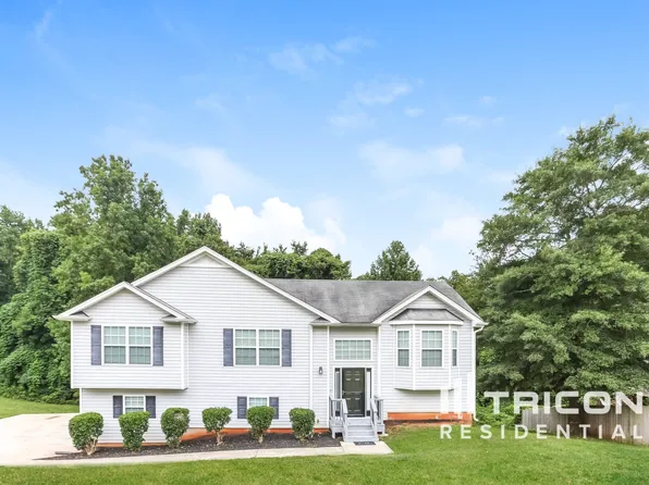 90 Twin Oaks Ln, Dallas, GA 30157