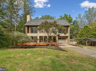 40946 Manor House Rd, Leesburg, VA 20175