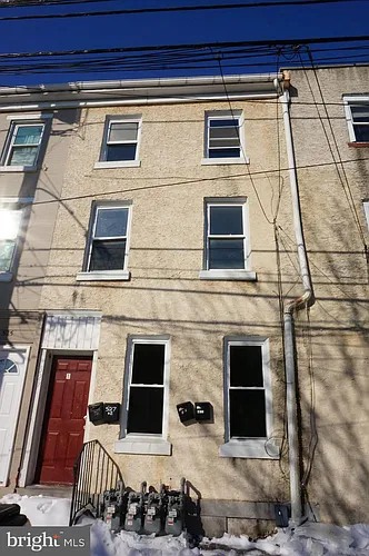 527 Green St Photo 1