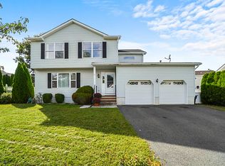 59 Deborah Ln, Howell, NJ 07731