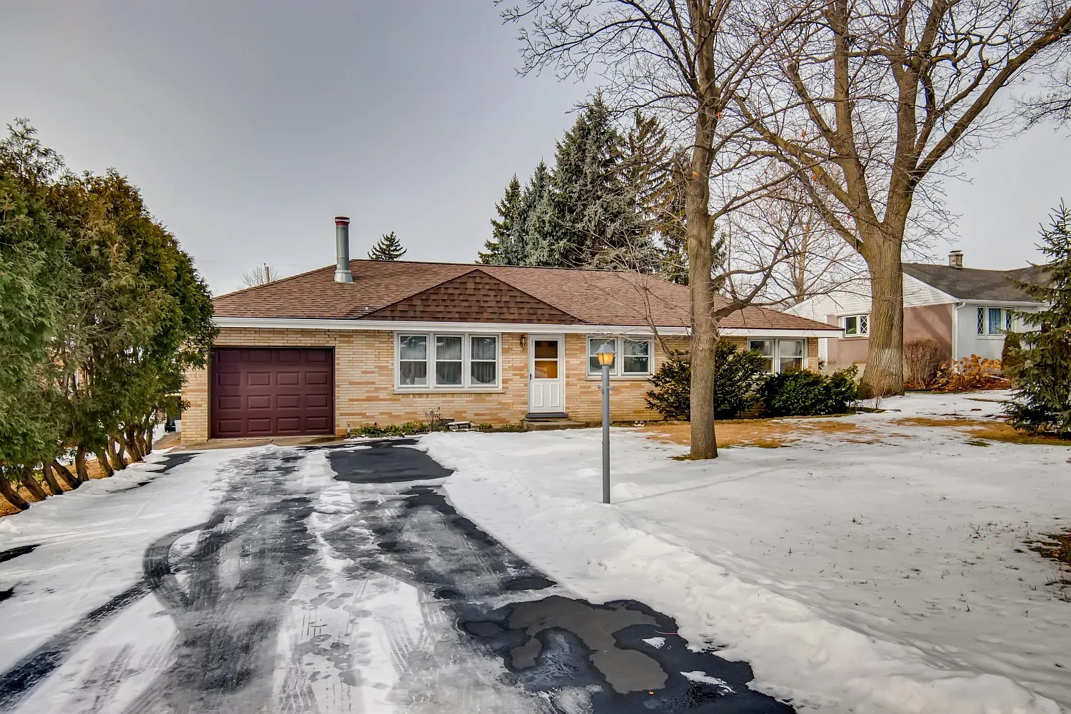 420 N Maple Ave photo 1