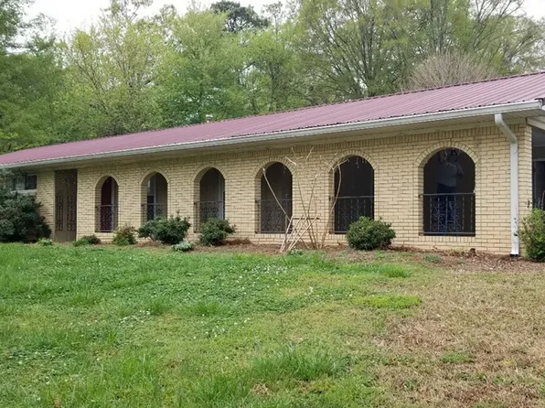 100 Ivy Ln, Calhoun, GA 30701