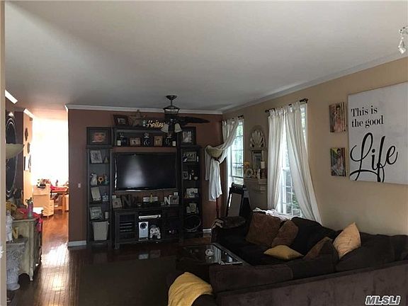 5th image of 302 Center Oaks Trl