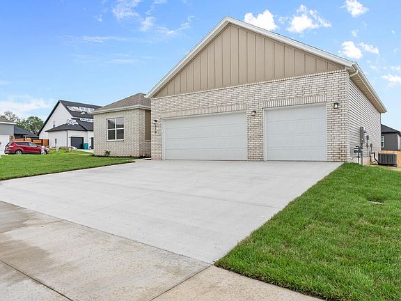 4th image of 1424 N Carter Way