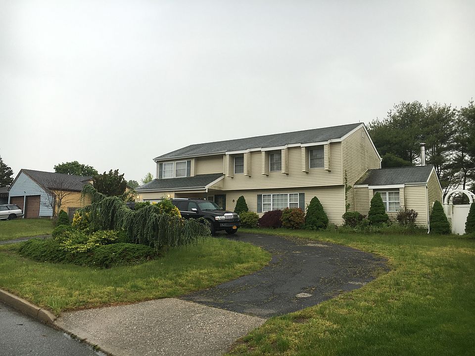 1st image of 8 Melvin Ave