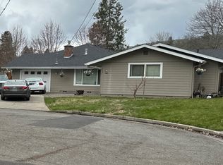 112 Diane Dr, Grants Pass, OR 97526