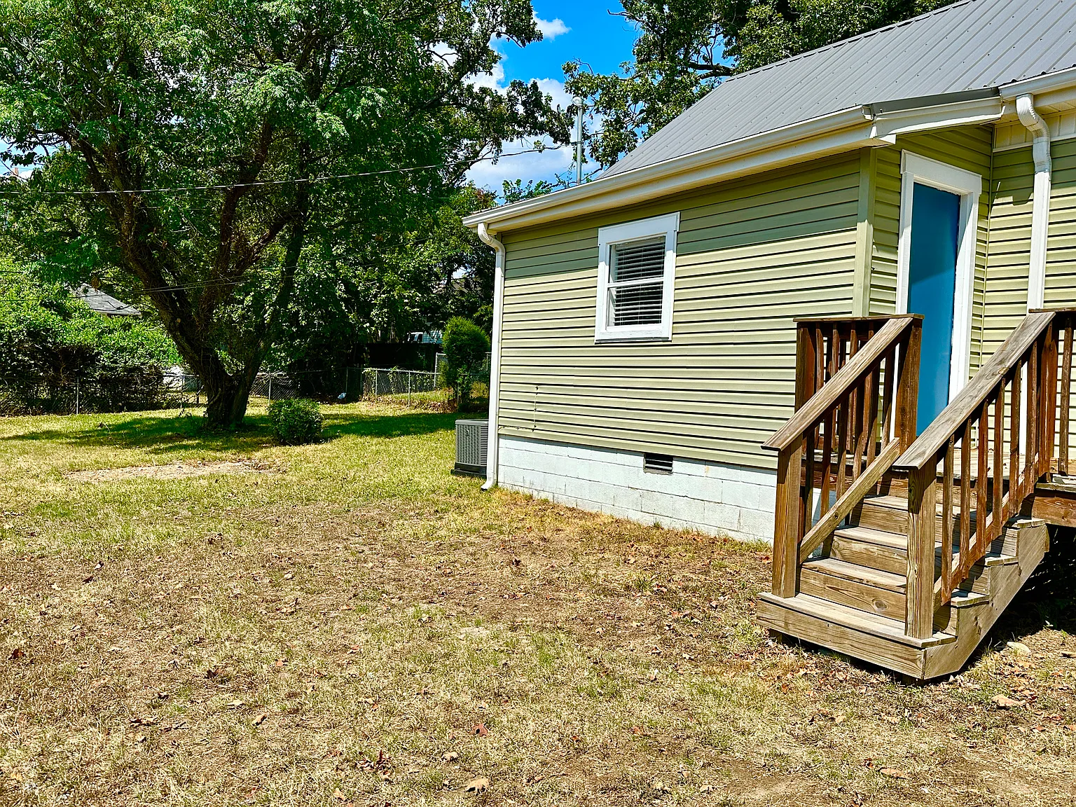 408 S Maple St — Photo 3