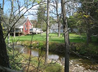 4703 Maple Dr, Walnutport, PA 18088