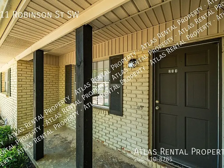 211 Robinson St SW — Photo 3