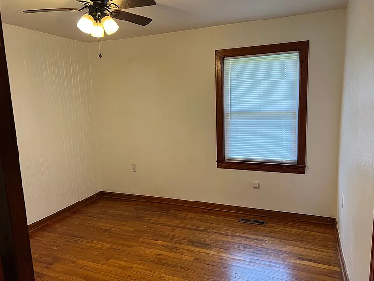 1009 Mike Ave — Photo 17