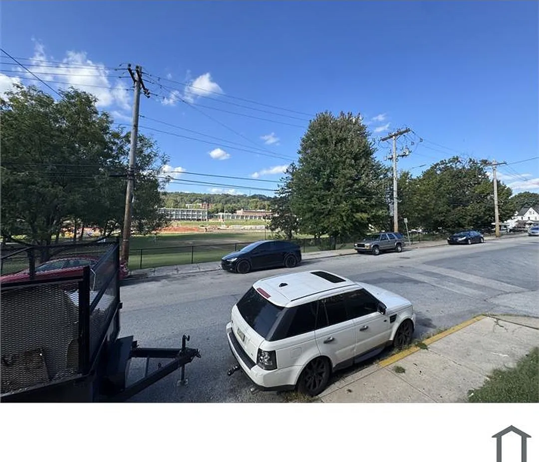 330 Walnut St — Photo 1
