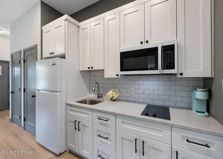 664 Lynn St #101 — Photo 5