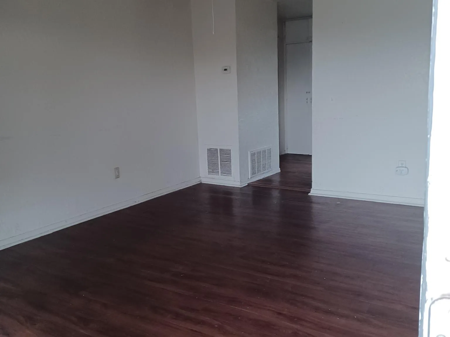 4 bed, 1.5 bath, 1215 sqft, $850 — Photo 2