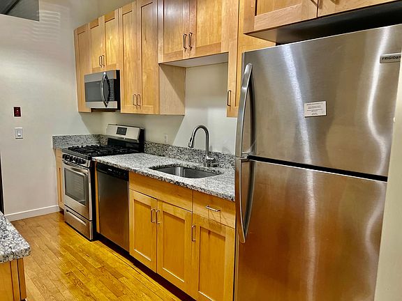 5th image of 304 Pearl St #690335a58