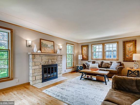3rd image of 5640 Elliot Ave