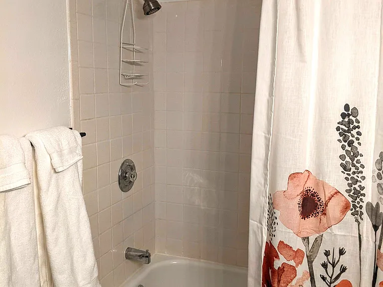 601 Parkhill Dr #1/2 — Photo 9