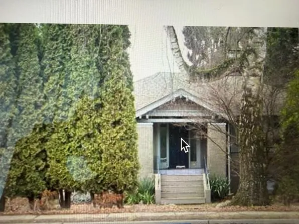4777 Oak St, Vancouver, BC V6H 2N8
