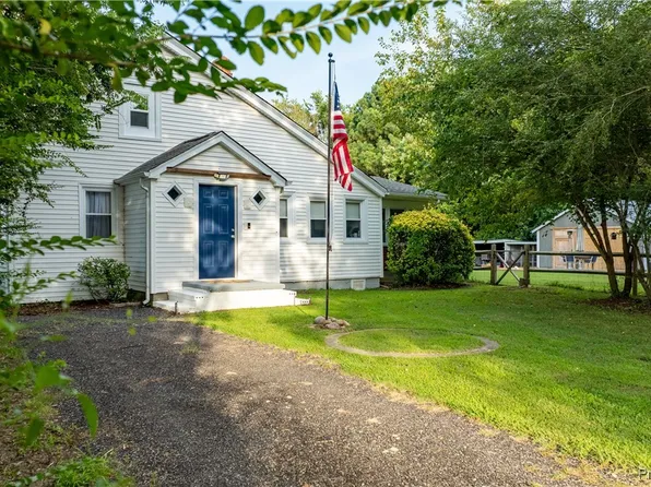 14302 Burwells Bay Rd, Smithfield, VA 23430
