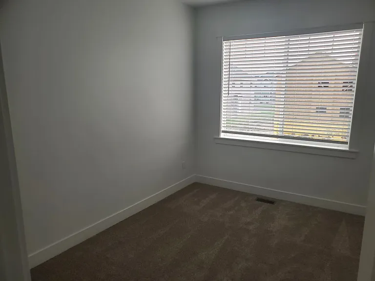450 E 3 N — Photo 16