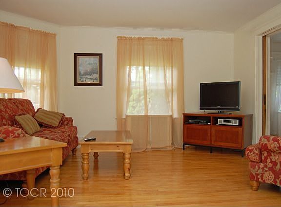 5th image of 155 Irving St