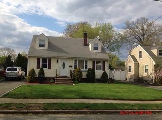117 Riverview Rd, Pompton Lakes, NJ 07442