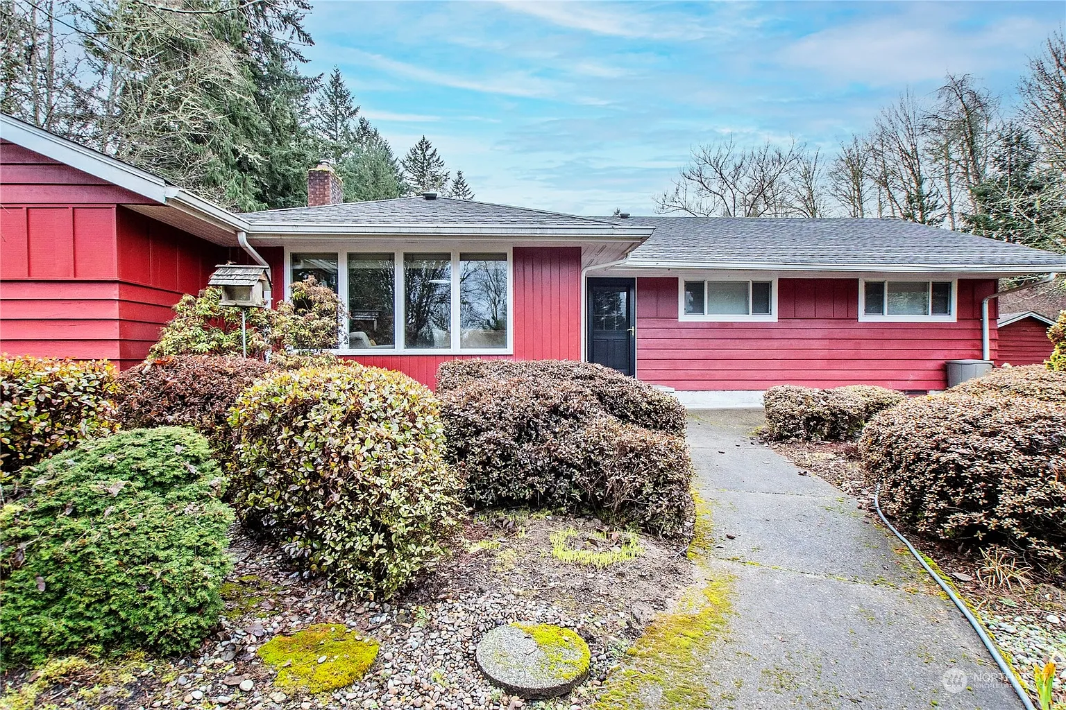 2812 Jorgenson Road NE photo 1