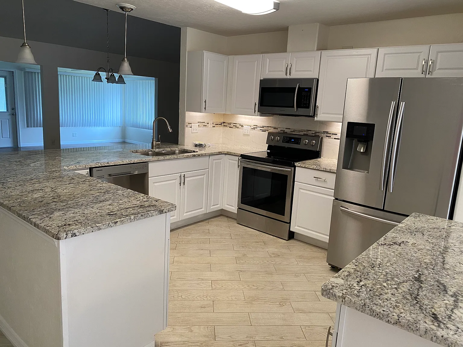 2 bed, 1600 sqft, $2,200 — Photo 4