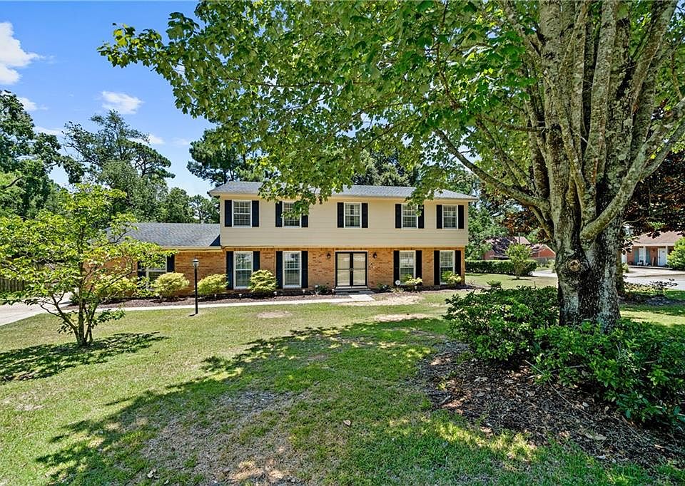 1st image of 102 Iris Cir